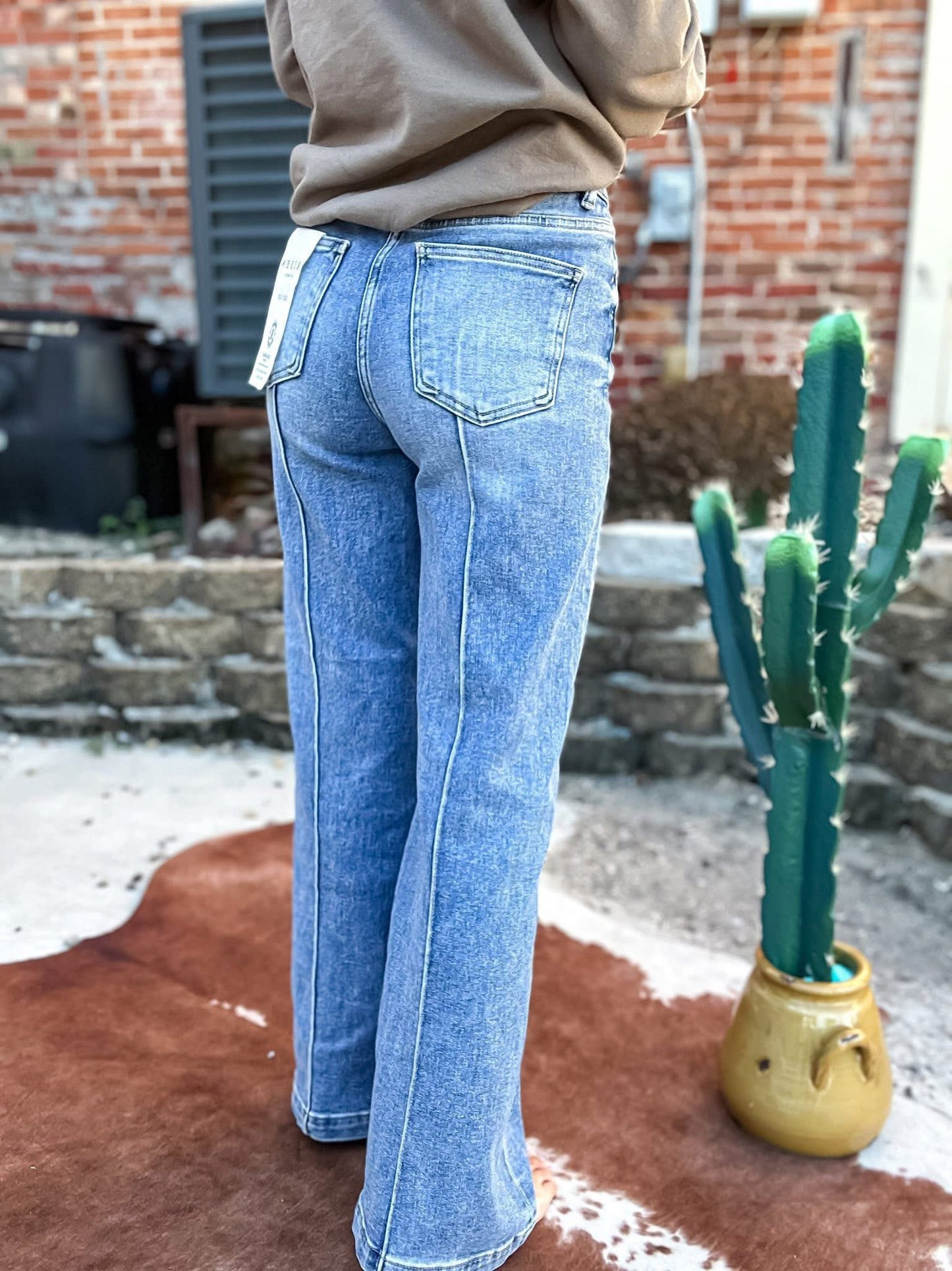 Skyline Stitch Wide Leg Jeans