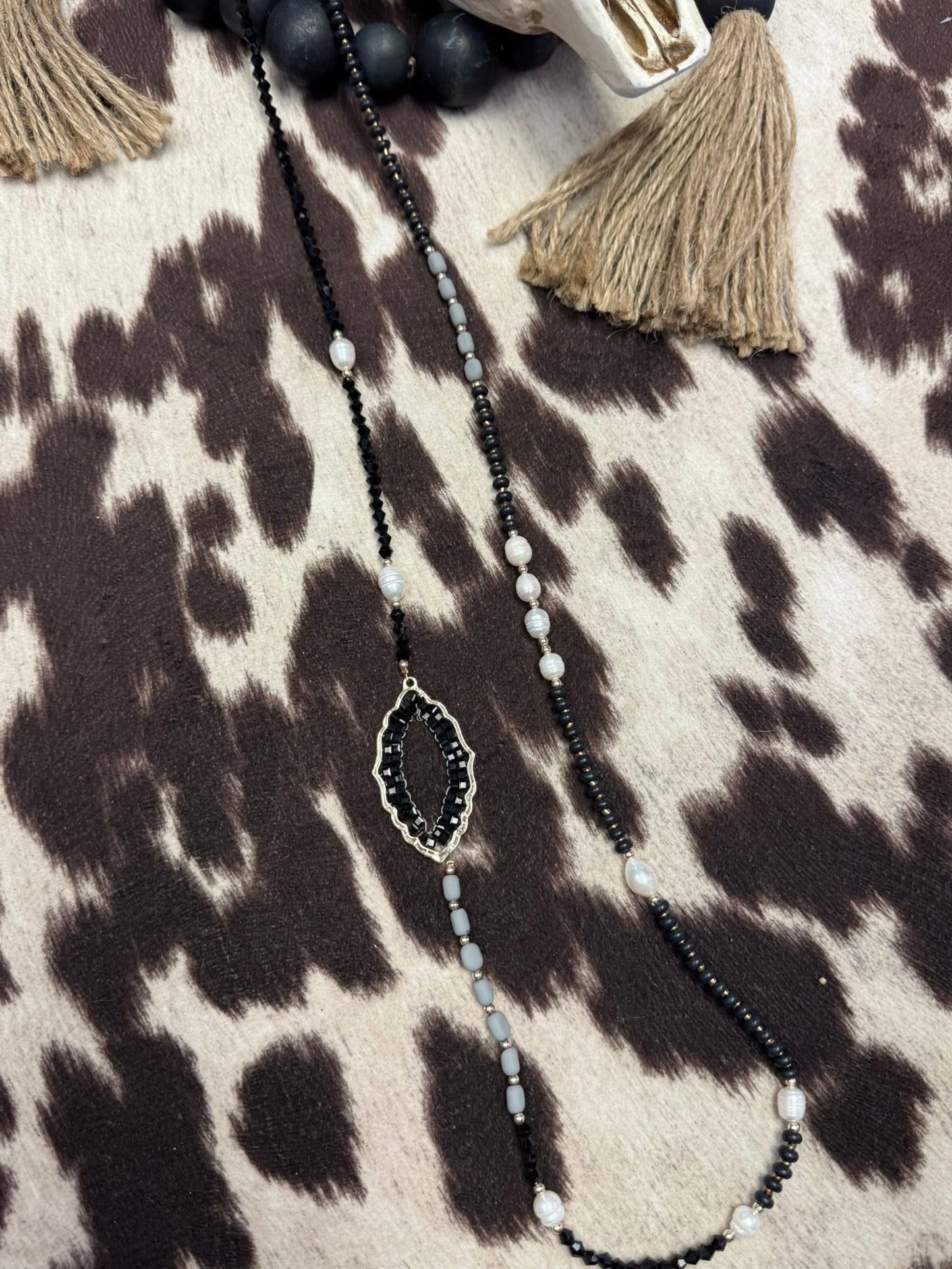 Midnight Pearl Pendant Necklace