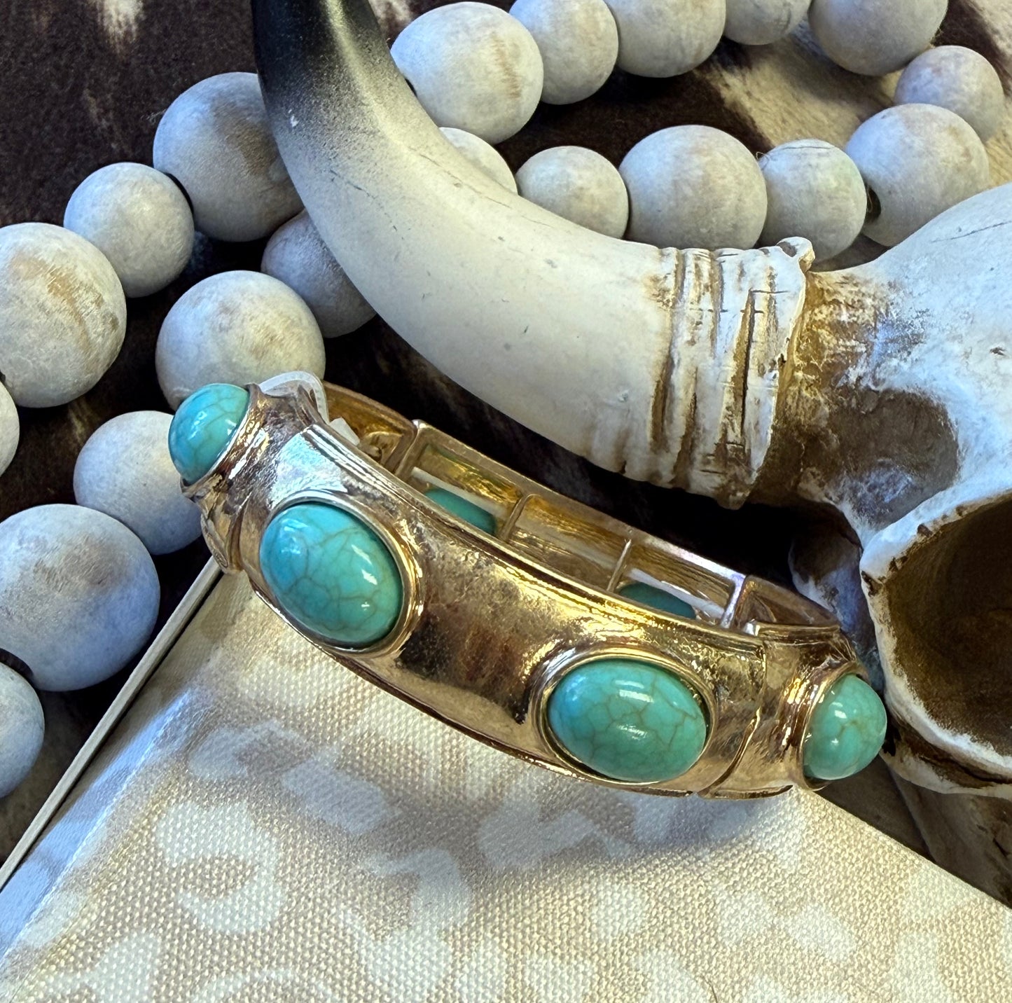 Turquoise Oval Stone on Hammered Gold Stretch Bracelet