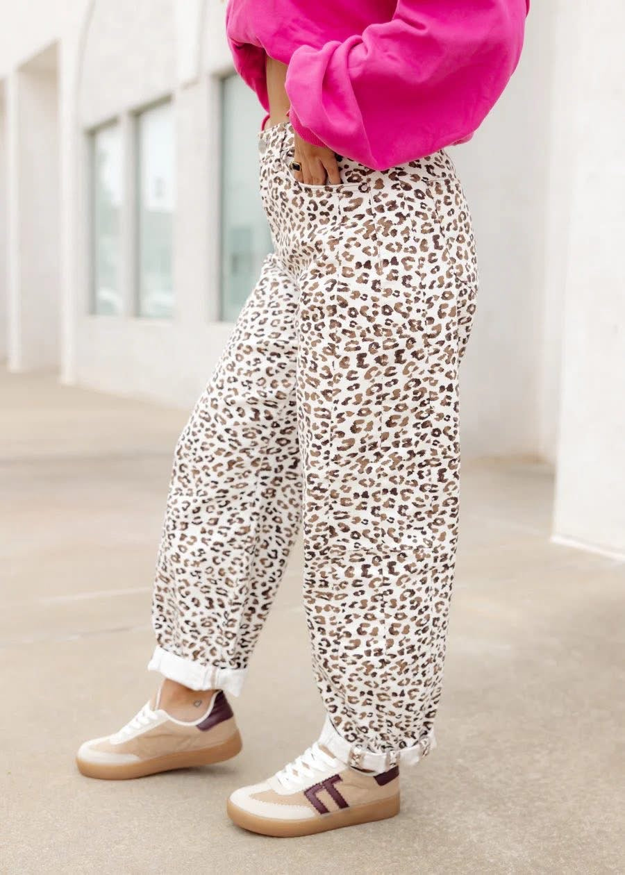Snow Leopard Stroll Jeans