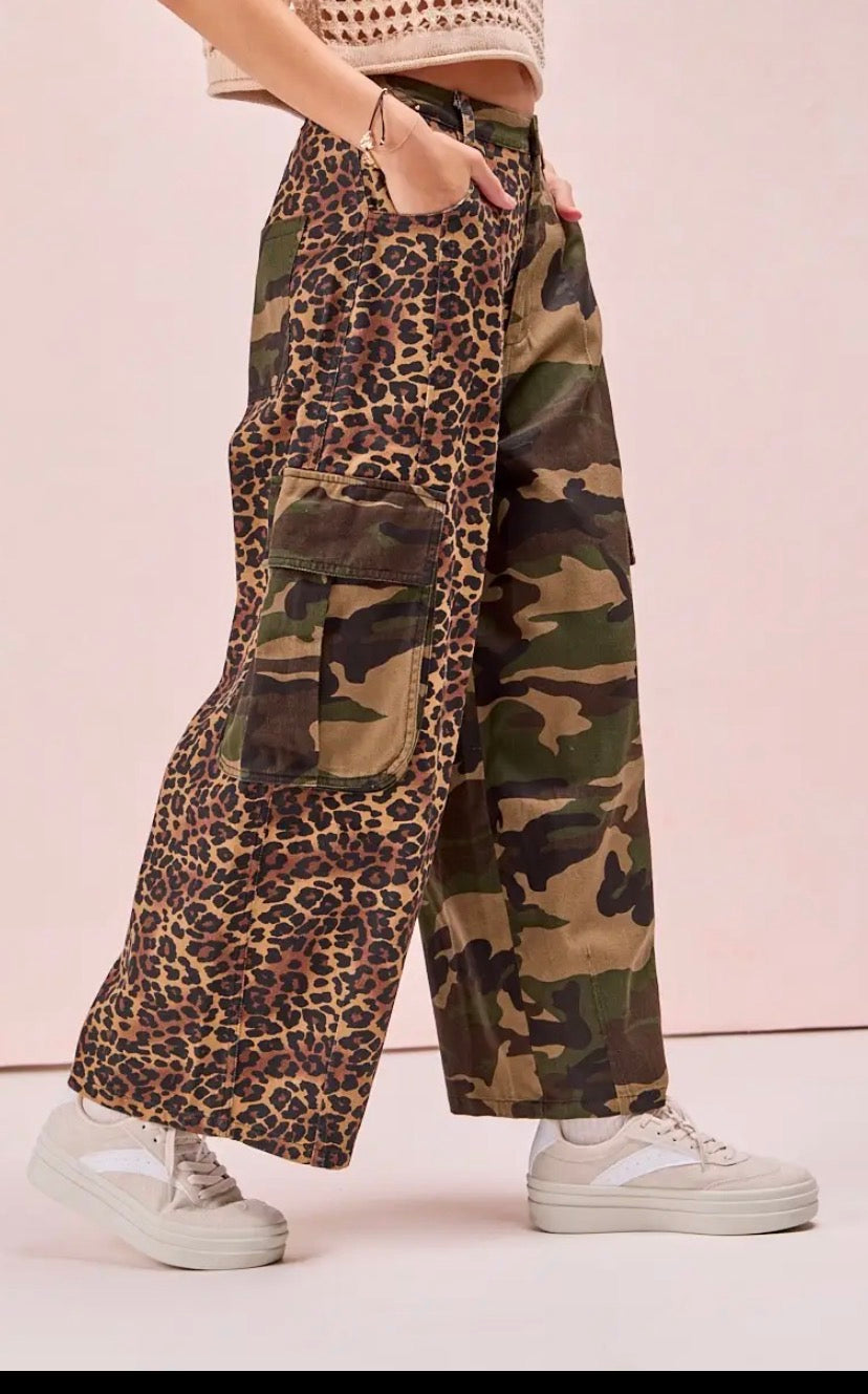 Hidden Wild Side Cargo Pants