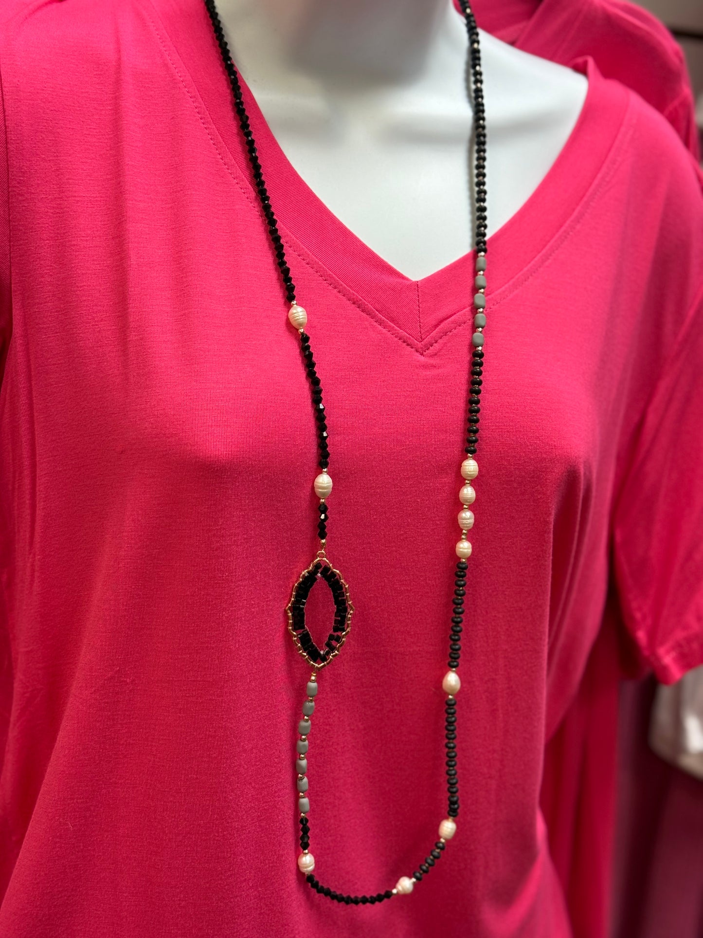 Midnight Pearl Pendant Necklace