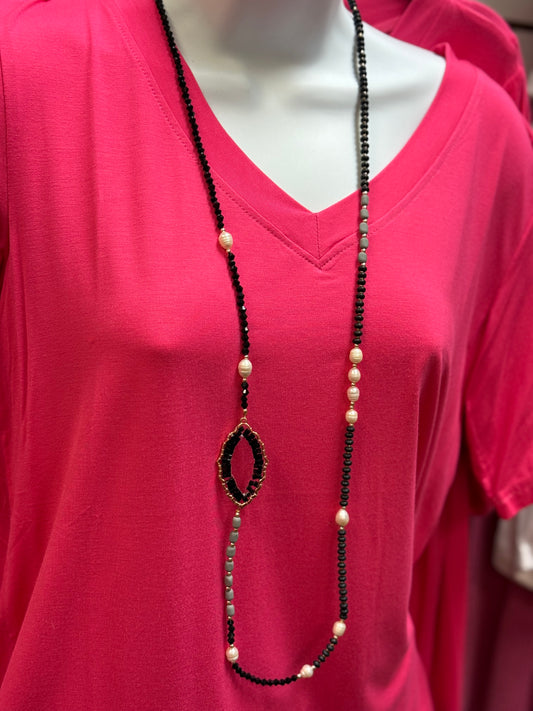 Midnight Pearl Pendant Necklace